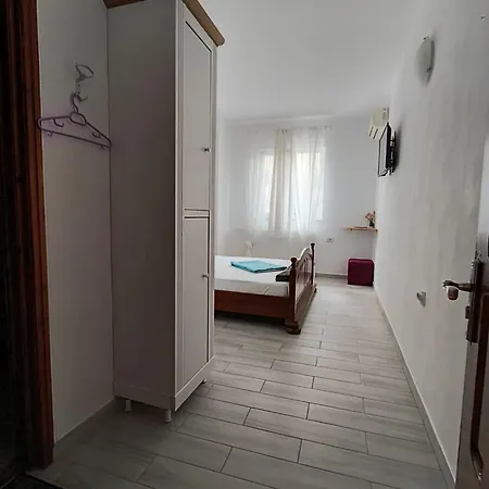 Mela 招待所 艾福雷诺德